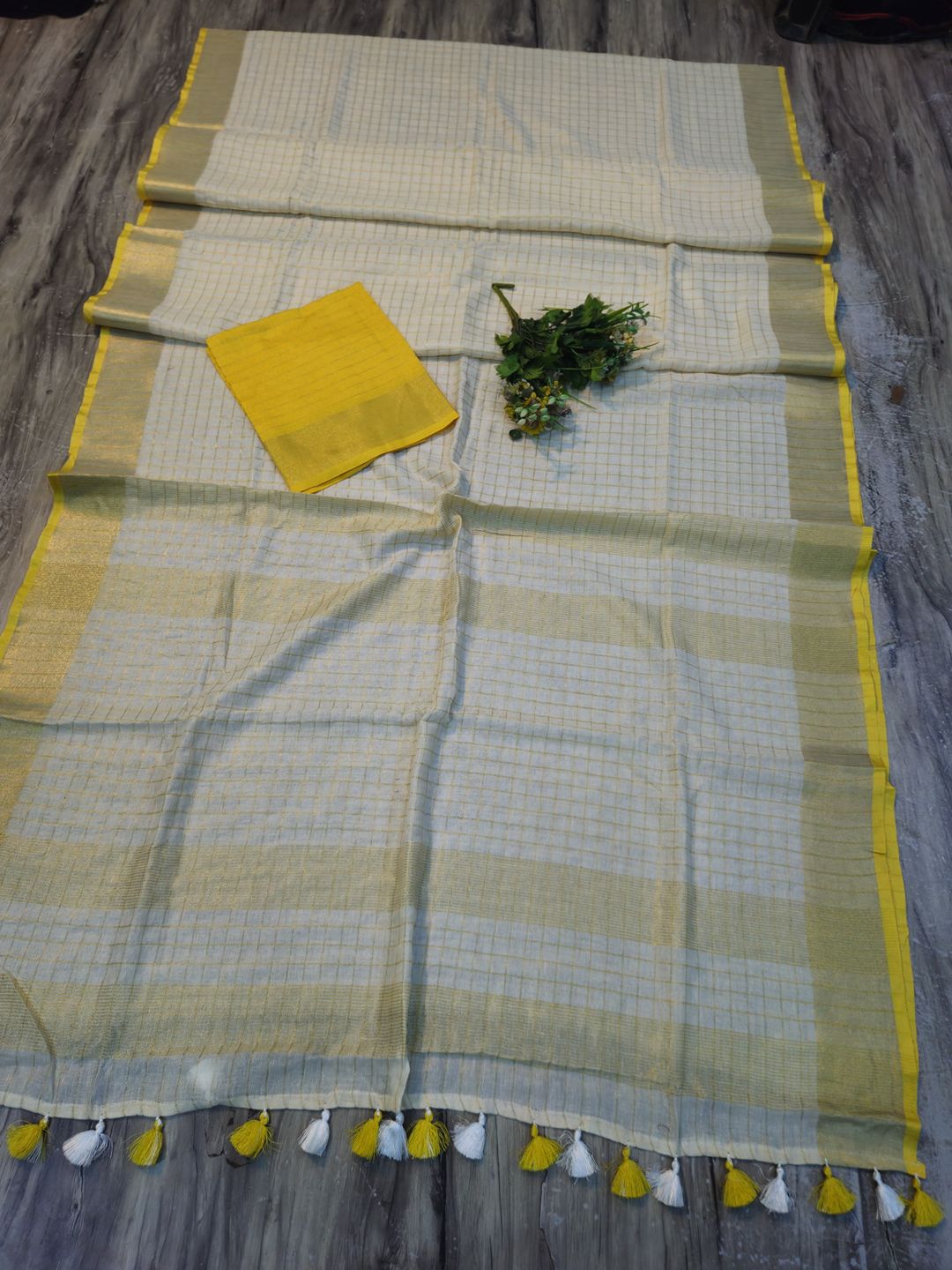 Lakshmi- LINEN ZARI SAREE / Half white - Yellow - Image 3
